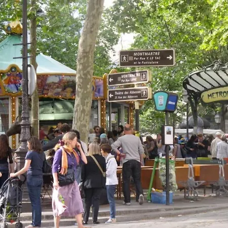 Adorable In Montmartre * Paris